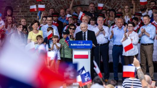 „Sbírání hub je součástí naší svobody a my si je nenecháme vzít!“ hřímal předseda vládní PiS Jarosław Kaczyński