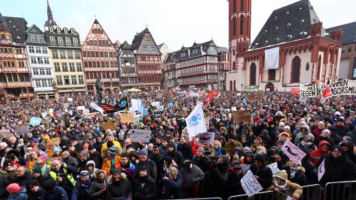 Další protesty se v sobotu konají například v Hannoveru, Koblenzi či Berlíně