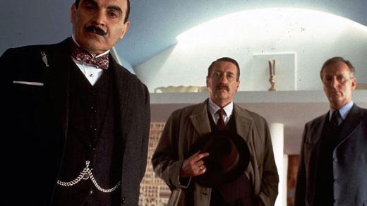 Ze seriálu Hercule Poirot: Smrt lorda Edgwara