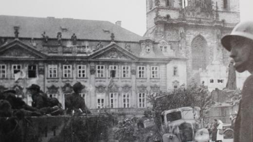 Staroměstské náměstí, květen 1945