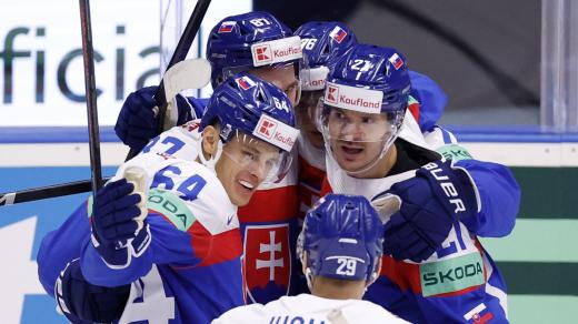 Hokejisté Slovenska oslavují výhru nad USA