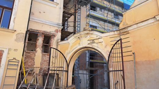 Generální rekonstrukce arcibiskupské kurie, v těsné blízkosti arcibiskupského paláce v Olomouci