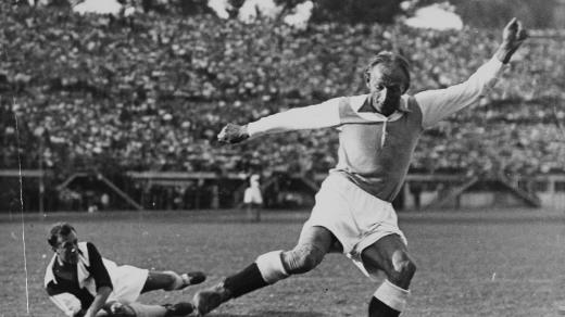 Rakouský fotbalista s českými kořeny Matthias Sindelar (1932)
