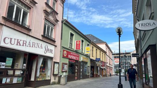 Reklamní poutače v historickém centru Přerova