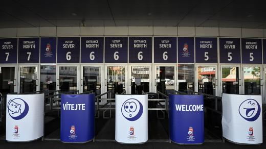Organizátoři doporučují fanouškům, aby na zápasy domácího šampionátu v Praze a Ostravě, dorazili s dostatečným předstihem