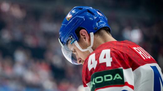 Český obránce Jan Rutta na světovém šampionátu v zápase proti Švýcarsku