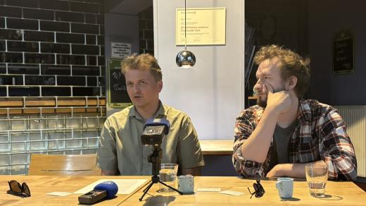 Nastupující ředitel Činoherního studia Michal Somoš (vlevo) a Michal Hába