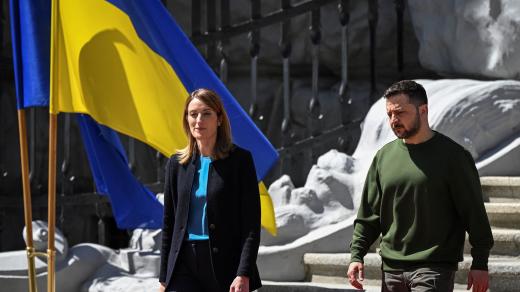 Volodymyr Zelenskyj s předsedkyní Evropského parlamentu Robertou Metsolaovou