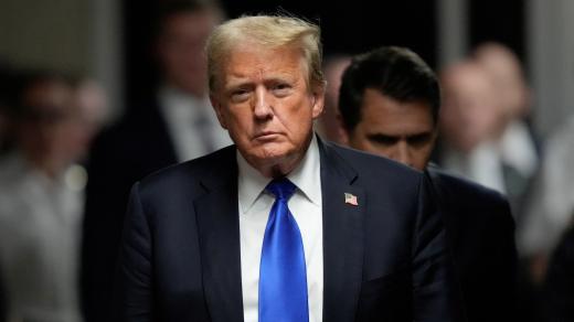 Bývalý prezident Donald Trump odchází od soudu