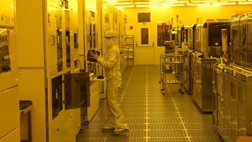 Výroba čipů ve firmě onsemi, Rožnov pod Radhoštěm, Vsetínsko