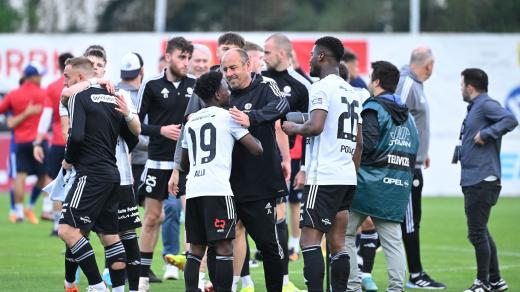 Fotbalisté Dynama České Budějovice po úspěšné baráži s Táborskem