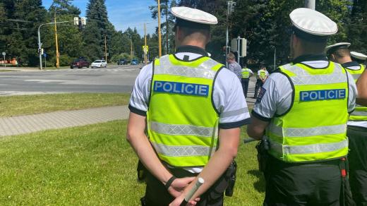 Křižovatka řízená policisty