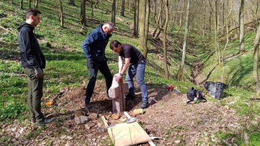 Smírčí kříž z 16. století nalezený nedaleko Mladé Boleslavi