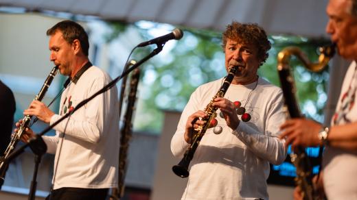 Sedmé nebe LIVE s Milanem Caisem a Clarinet Factory, Svět knihy 2024