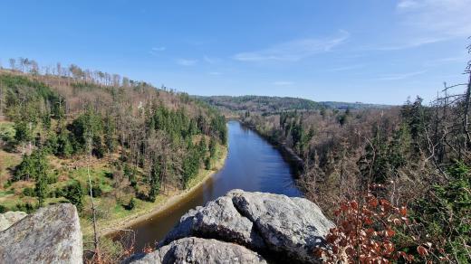 Řeka Vltava z vyhlídky Baba u Hluboké nad Vltavou