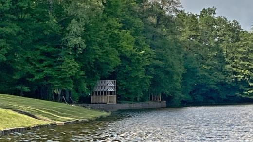 Čajový pavilon na břehu těšínské přehrady Hrabina