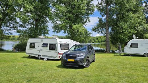 Do kempu Vidlák míří řada zahraničních turistů s karavany