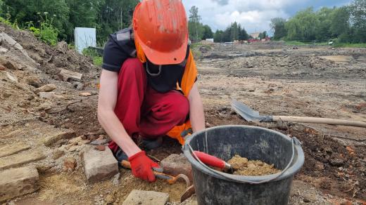 Archeologové ve Žďáře zkoumají místo, kde stávala cihelna továrníka Löwa