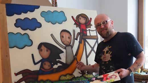 Rudolf Brančovský je vyučený umělecký slévač v oboru zpracování kovů a drahých kamenů