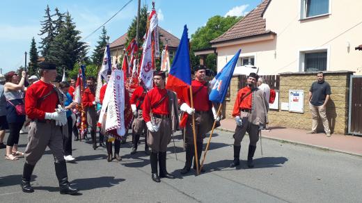 Historický sokolský kroj se nosí při slavnostních příležitostech - foto Bára Kvapilová.jpg