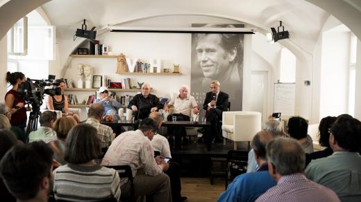 Cena Gratias agit, Knihovna Václava Havla, 7.6.2018 (zleva Taťjana Bajevová, Pavel Litvinov, Viktor Fajnberg)