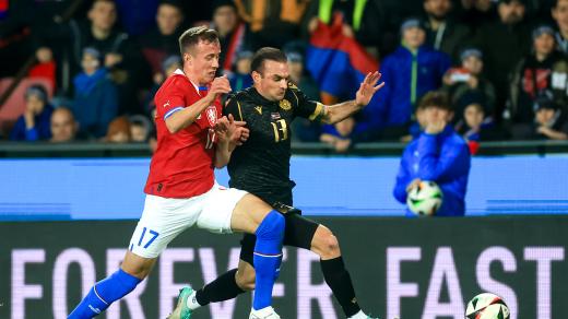 Obránce Tomáš Vlček si v březnovém přátelském utkání vyzkoušel souboje s arménskými hráči