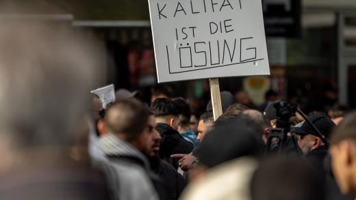 Demonstrace radikálních muslimů v Hamburku