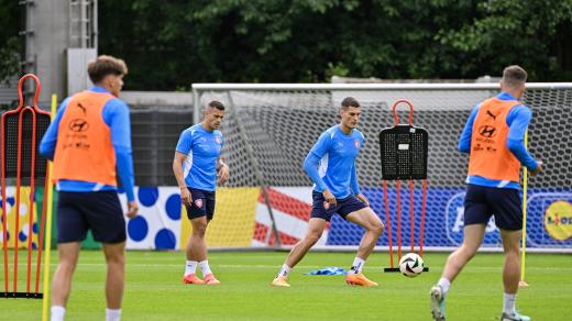 Tomáš Holeš a Patrik Schick na tréninku české fotbalové reprezentace