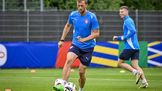 Tomáš Souček na předzápasovém tréninku den před utkáním proti Gruzii