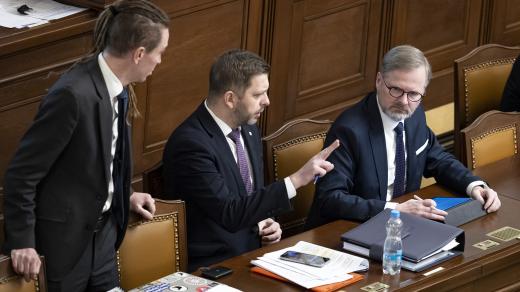 Debatu o nominaci české vlády na post eurokomisaře zatím plní hlavně spory o to, kdo má v rámci pětikoalice nárok svého člověka do Komise poslat