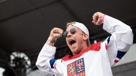 Ondřej Kaše během oslav na Staroměstském náměstí