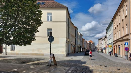 Benešova ulice, vlevo místo poslední synagogy