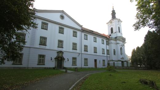 Opařany, areál kláštera, později nazývaný zámek