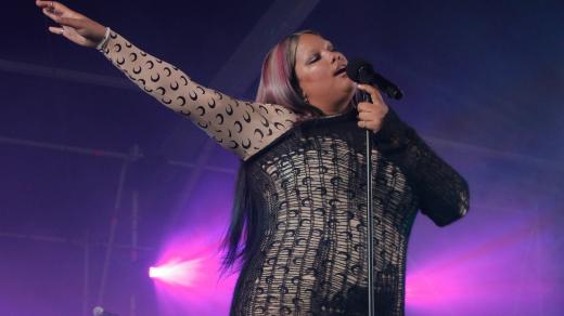 Anglická rapperka, DJka, zpěvačka a skladatelka Shygirl