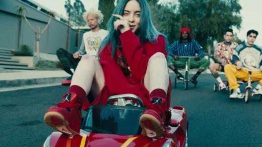 Z videoklipu k písni Bad Guy od Billie Eilish