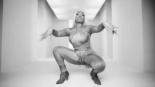 Megan Thee Stallion v klipu k tracku Her