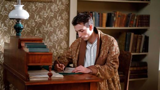 Denis Šafařík jako Franz Kafka v dokumentu Španělská chřipka