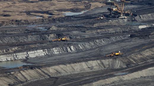 Povrchová těžba uhlí.