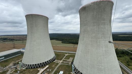 Chladicí věže jaderné elektrárny Dukovany