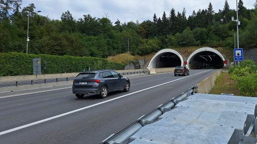 Dálniční tunel Valík