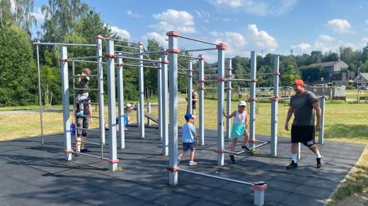 Workoutové hřiště v areálu Český mlýn v Jihlavě využívají děti i dospělí