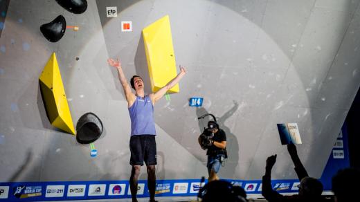 Adam Ondra ve finále Světového poháru v boulderingu v Praze