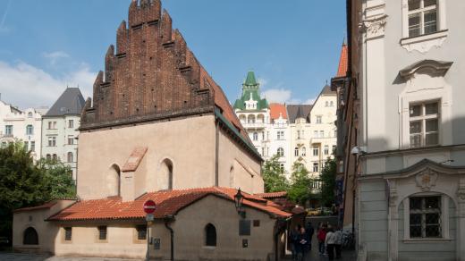 Nejstarší je Staronová synagoga. Pochází z 13. století