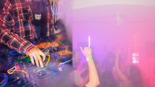 FMLTHRPY a jejich DJs seance