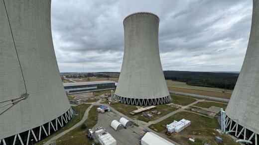 Chladicí věže jaderné elektrárny Dukovany