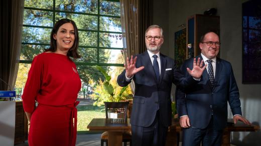 Zleva předsedkyně TOP 09 Markéta Pekarová Adamová, premiér a předseda ODS Petr Fiala a předseda KDU-ČSL Marek Výborný podepsali memorandum o společné kandidatuře v rámci koalice Spolu ve sněmovních volbách 2025