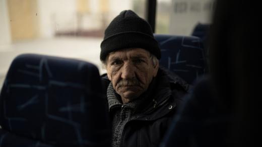 Muž v evakuačním autobusu, Doněcká oblast