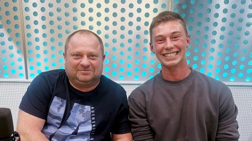 student oboru zahradník Jan Borkovec (vpravo) a jeho učitel Filip Kvasnička.