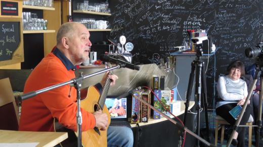 Jan Vančura hostem Lady Klokočníkové v přímém přenosu z rozhlasové kavárny District 5