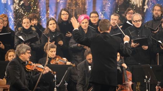 Koncert Rok poté v v Akademické farnosti v kostele Nejsvětějšího Salvátora a pietní akt před FF UK 21. 12. 2024